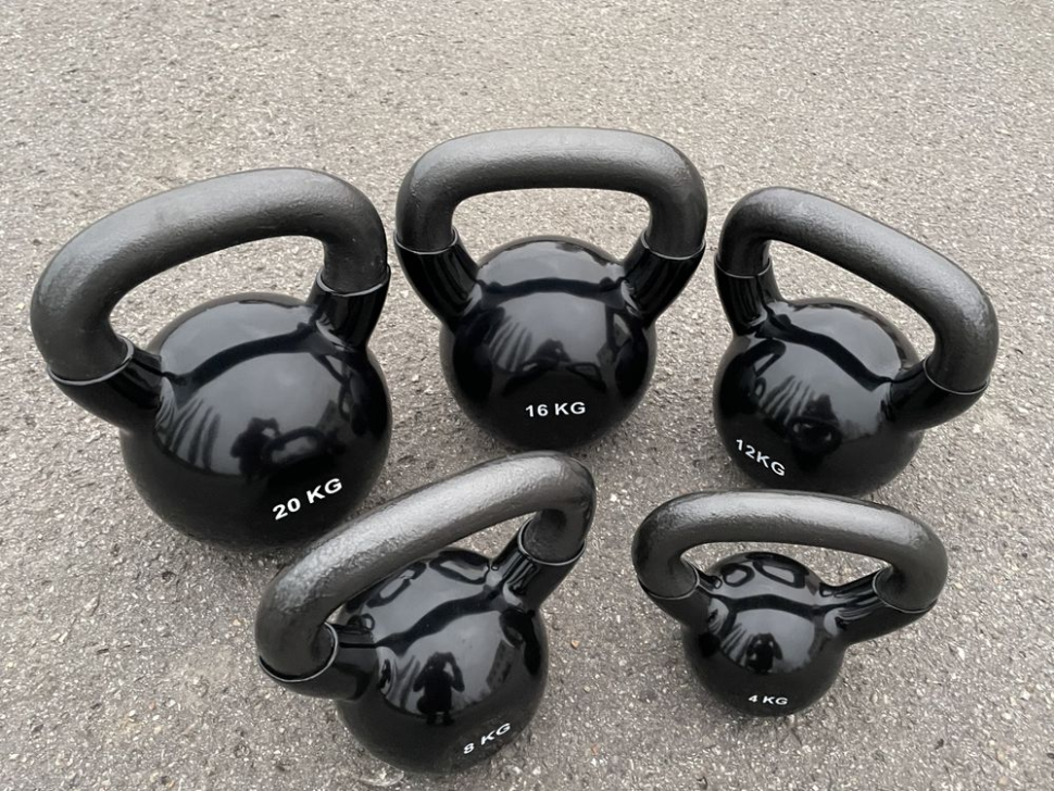 Гиря 14 кг металева з вініловим покриттям GymBeam