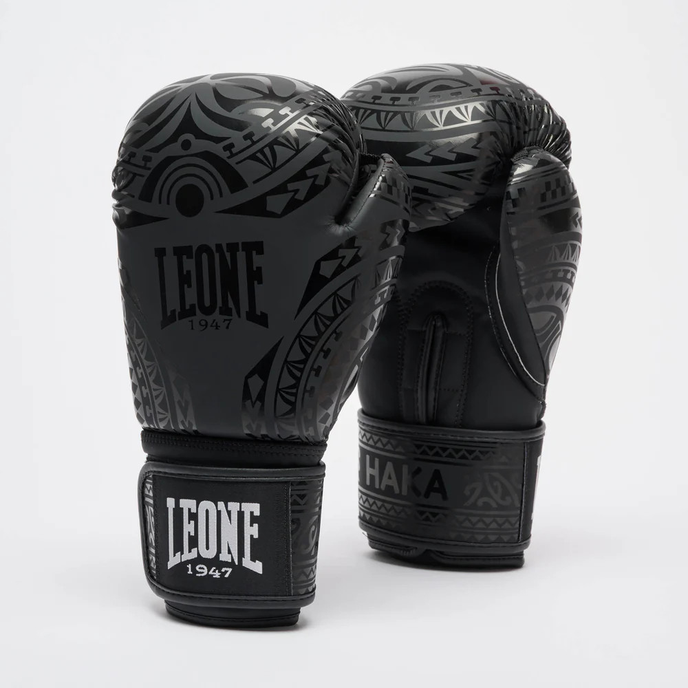 Боксерські рукавиці Leone GN329 HAKA Black 14 унцій (бинти в комплекті)