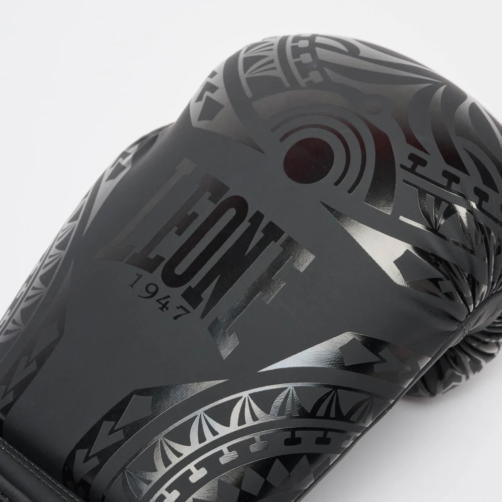 Боксерські рукавиці Leone GN329 HAKA Black 16 унцій (бинти в комплекті)
