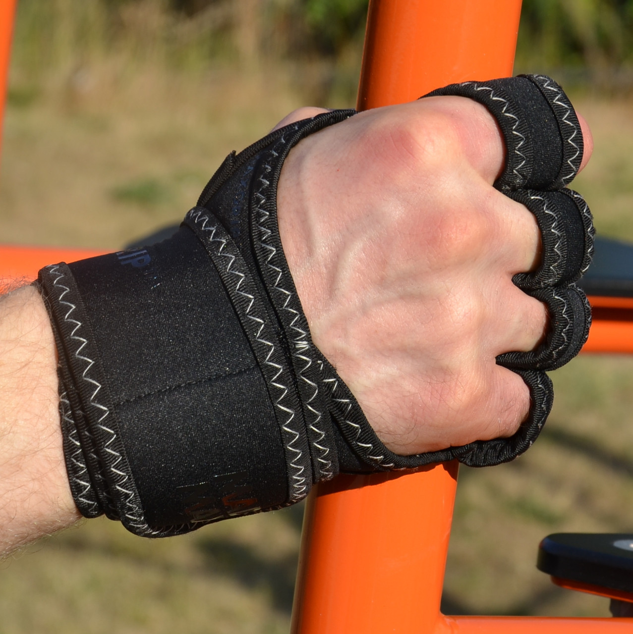 Рукавички для фітнесу MadMax MFG-303 MAXGRIP neoprene wraps Black/Grey S/M