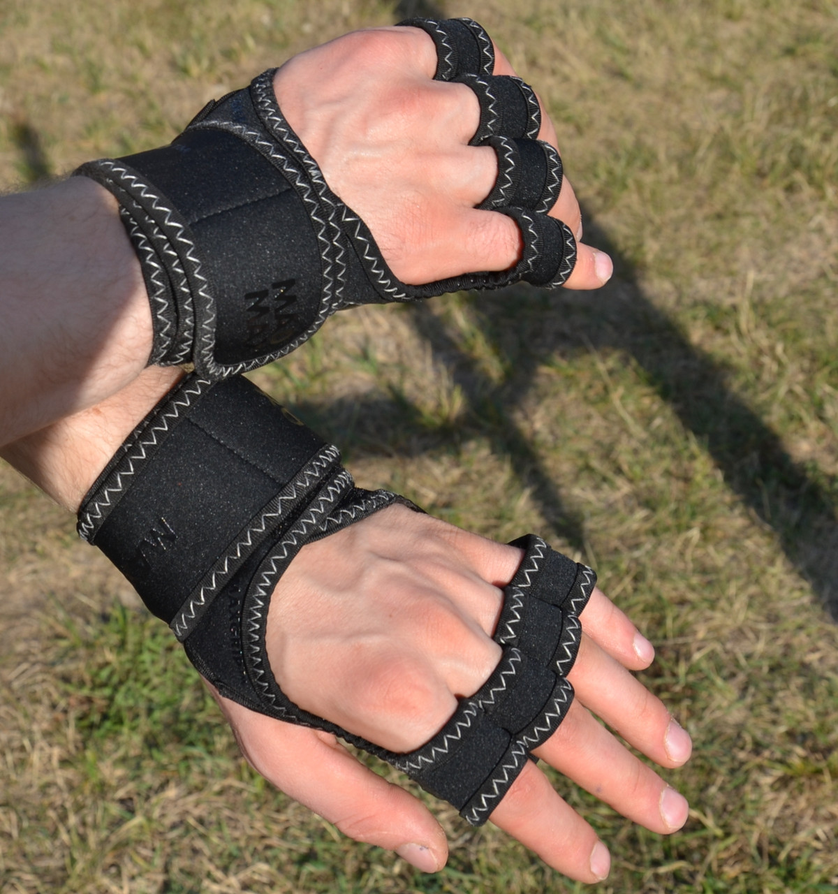 Рукавички для фітнесу MadMax MFG-303 MAXGRIP neoprene wraps Black/Grey S/M