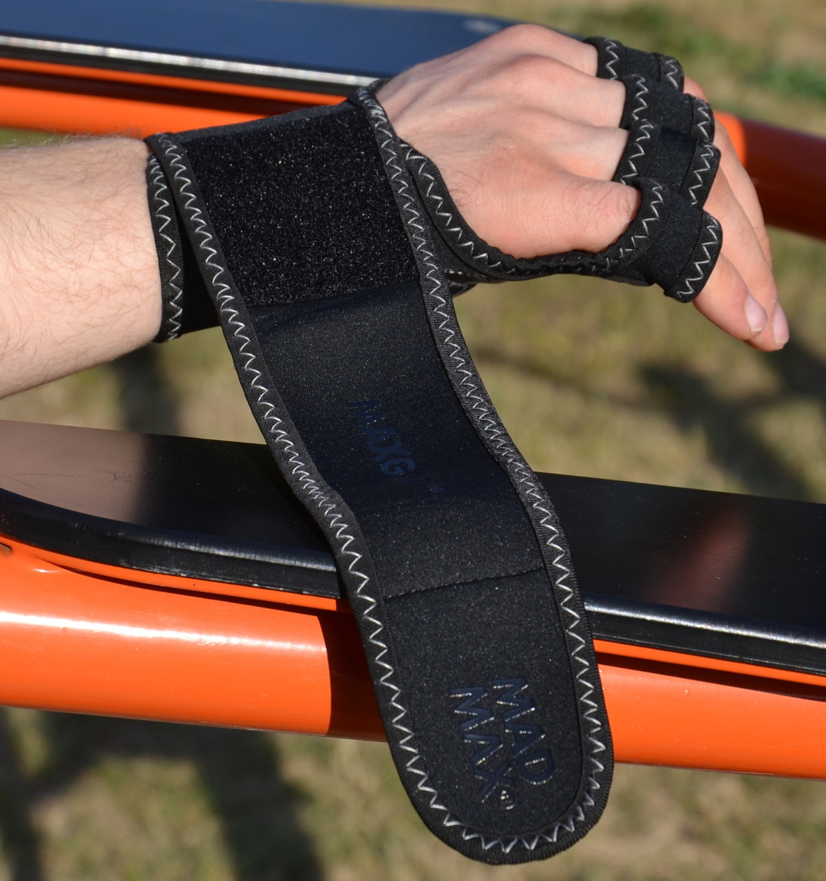 Рукавички для фітнесу MadMax MFG-303 MAXGRIP neoprene wraps Black/Grey S/M