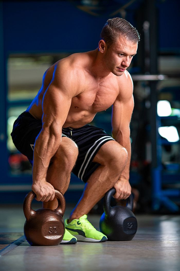 Спортивна чавунна гиря RN-SPORT на 32 кг, чорна