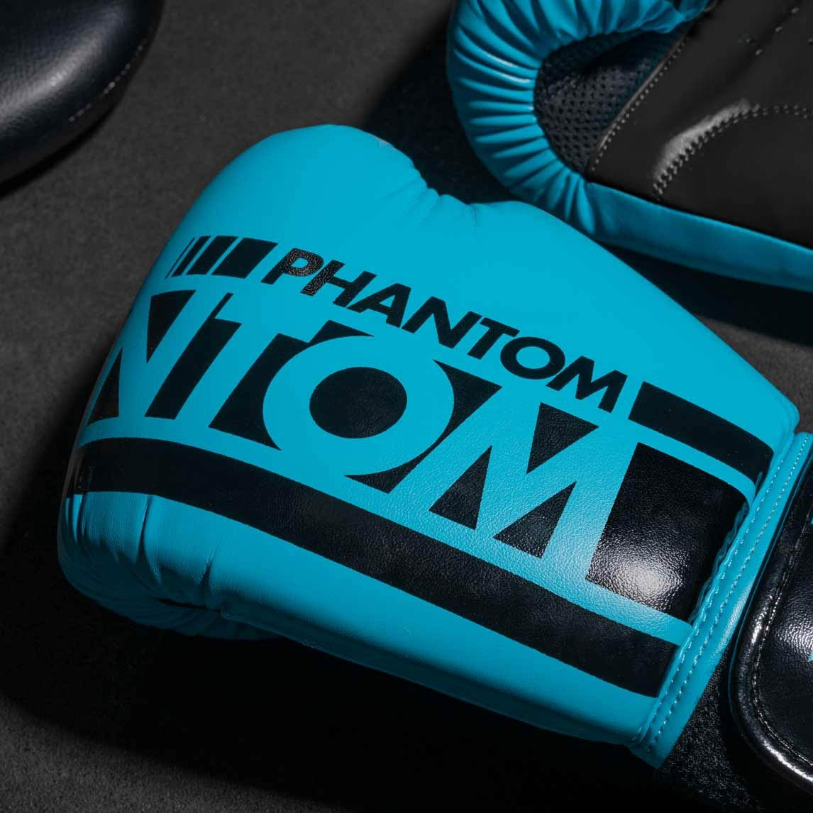 Боксерські рукавиці Phantom APEX Neon Blue 12 унцій