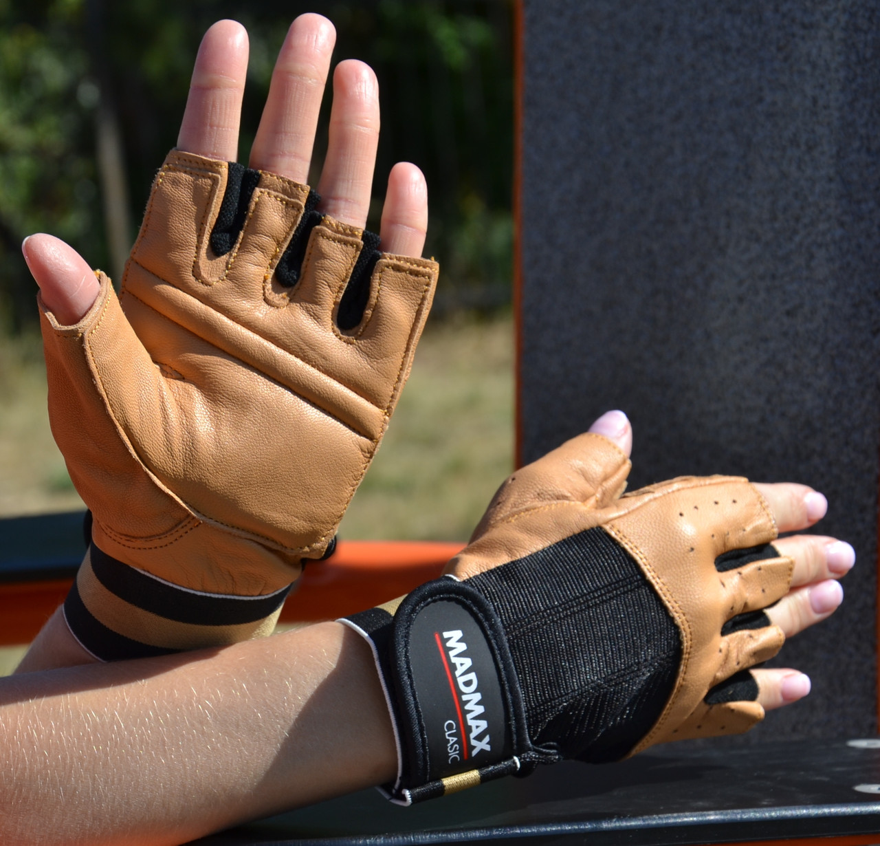 Рукавички для фітнесу MadMax MFG-248 Clasic Brown M