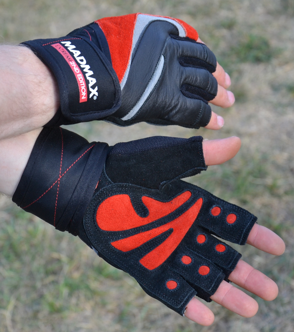 Рукавички для фітнесу MadMax MFG-568 Extreme 2nd edition Black/Red M