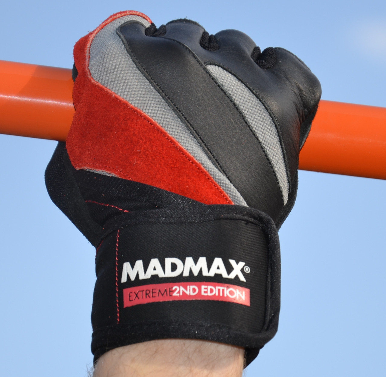 Рукавички для фітнесу MadMax MFG-568 Extreme 2nd edition Black/Red M