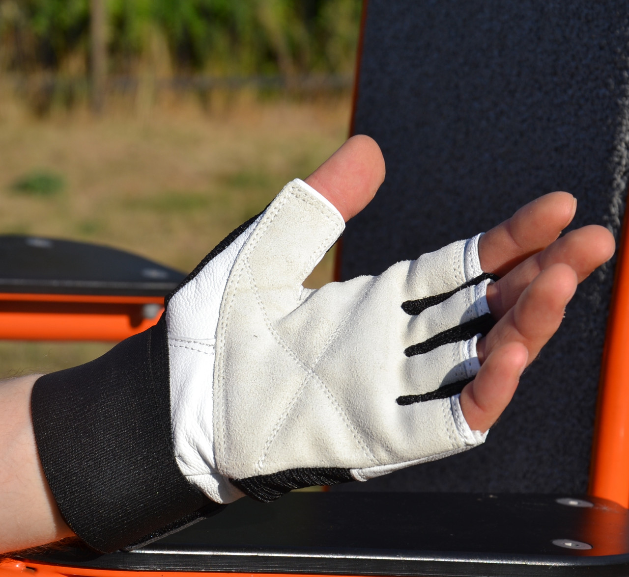 Рукавички для фітнесу MadMax MFG-269 Professional White M