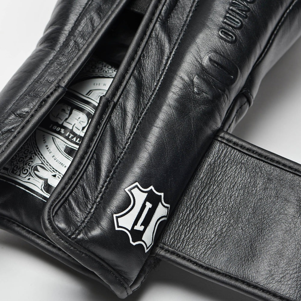 Боксерські рукавиці Leone GN111 THE GREATEST Black 14 унцій