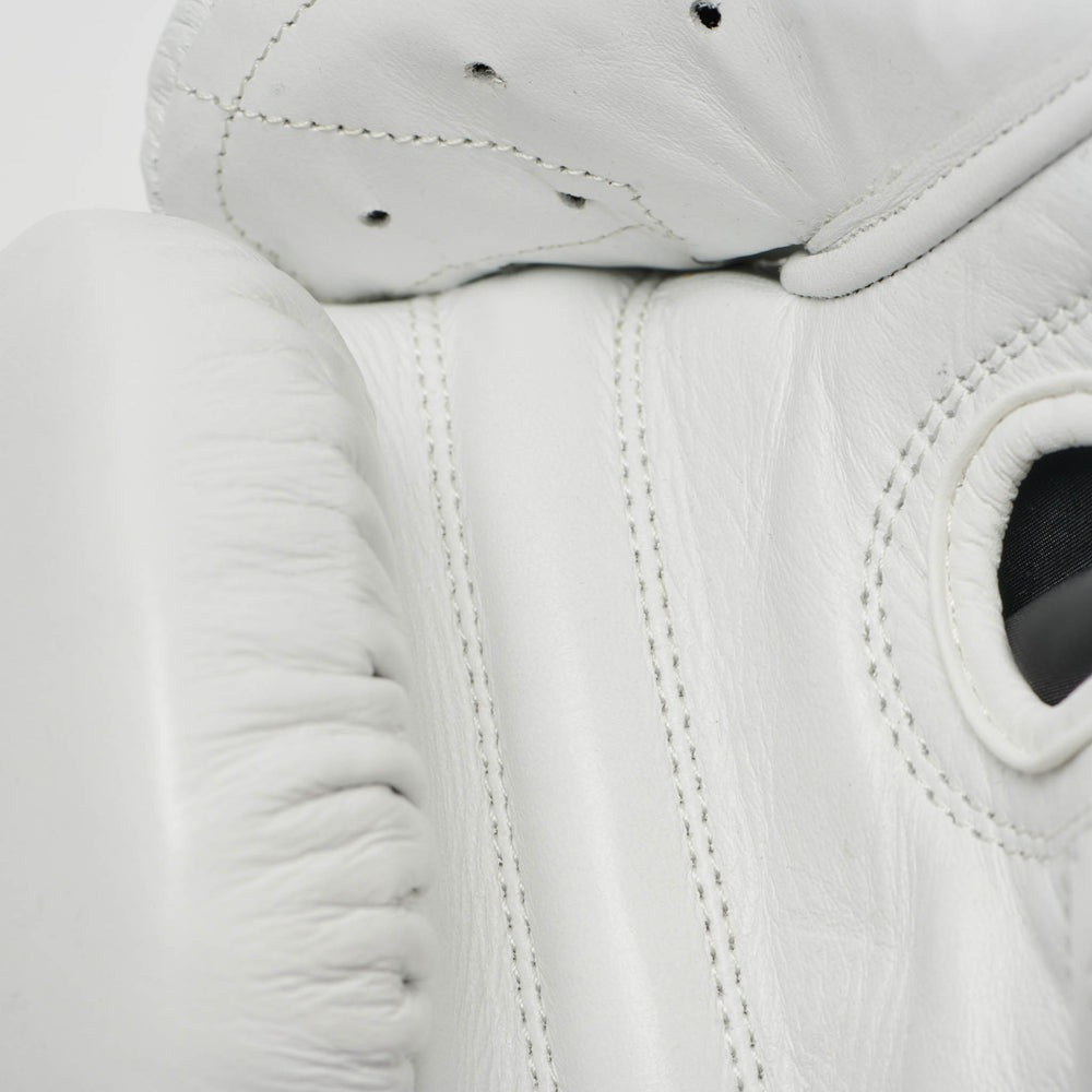 Боксерські рукавиці Leone GN111 THE GREATEST White 12 унцій