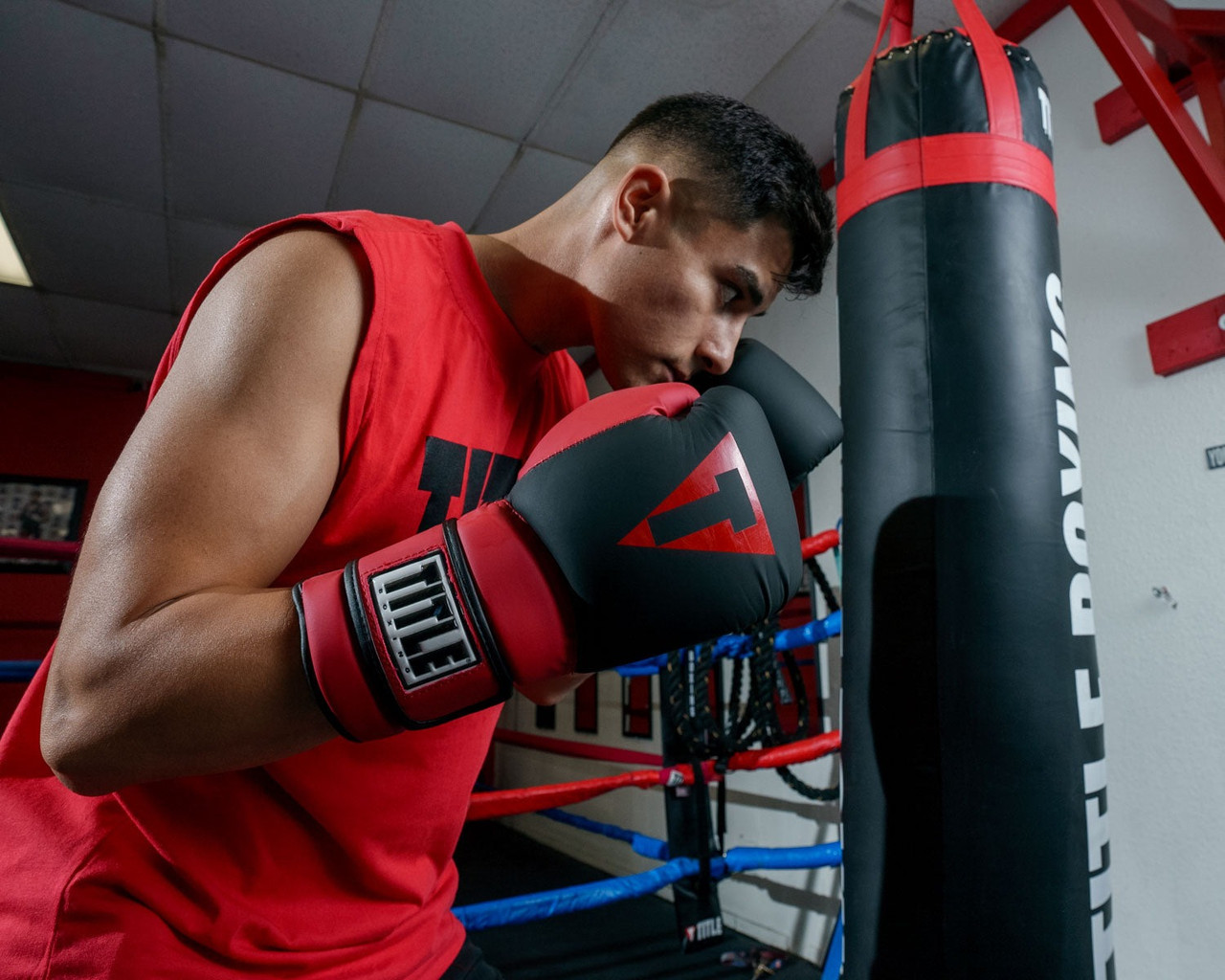 Боксерські рукавиці TITLE Boxing Guts and Glory Black/Red M 12oz
