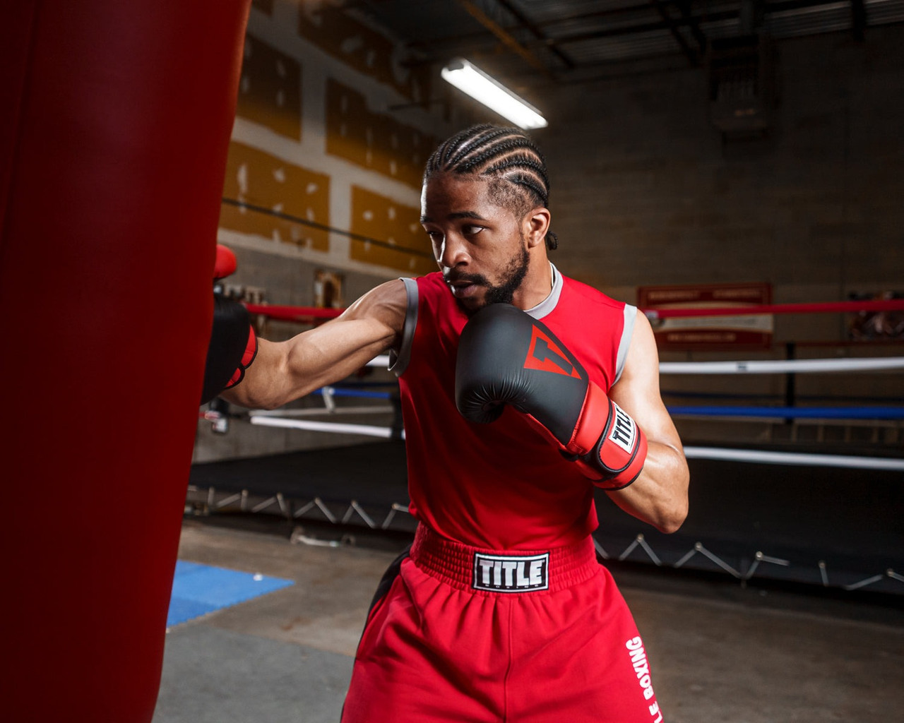 Боксерські рукавиці TITLE Boxing Guts and Glory Black/Red L 14oz