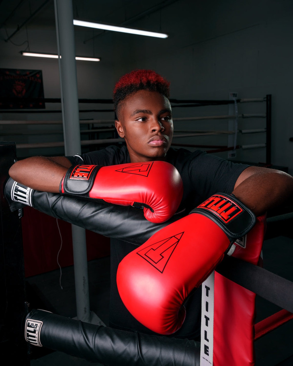 Боксерські рукавиці TITLE Boxing Vegan Gloves Red/Black 8 oz