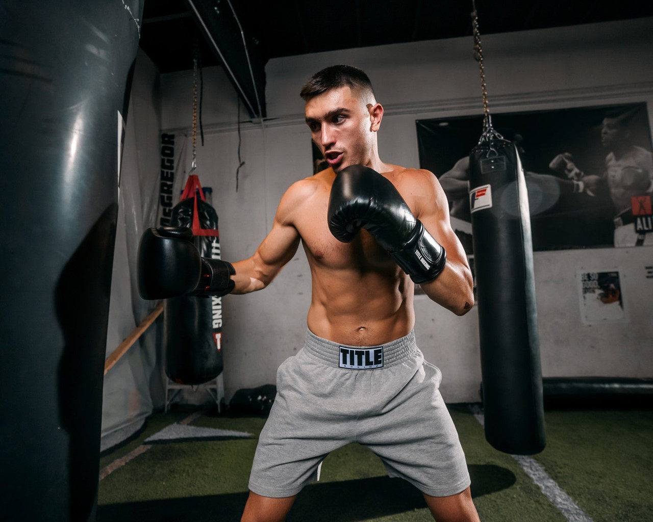 Боксерські рукавиці TITLE Boxing Ko-Vert Black 12 oz