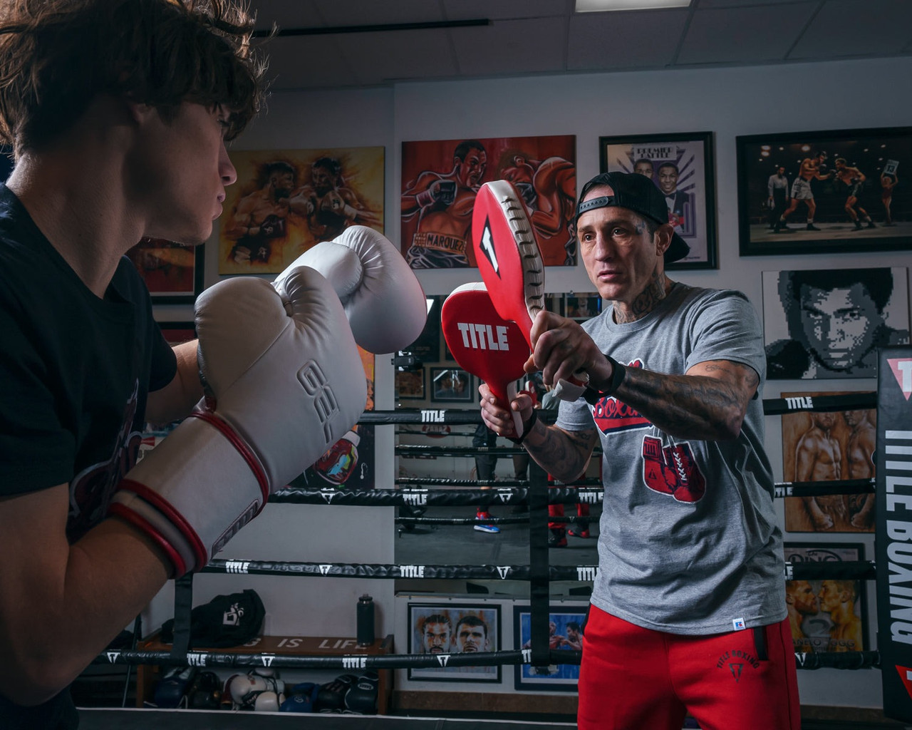 Боксерські ракетки TITLE Boxing Punch Training Paddles Red