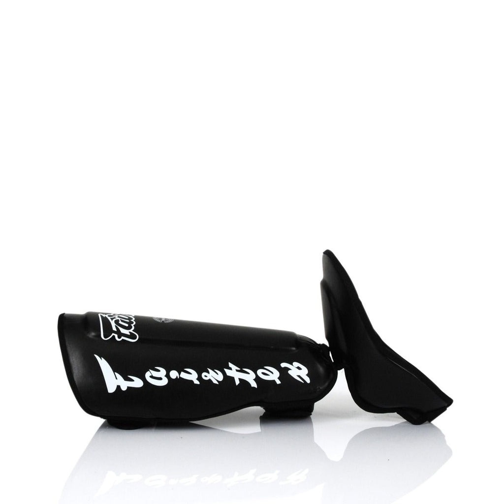 Захист гомілки та стопи Fairtex SP7 Shin Pads Black XL